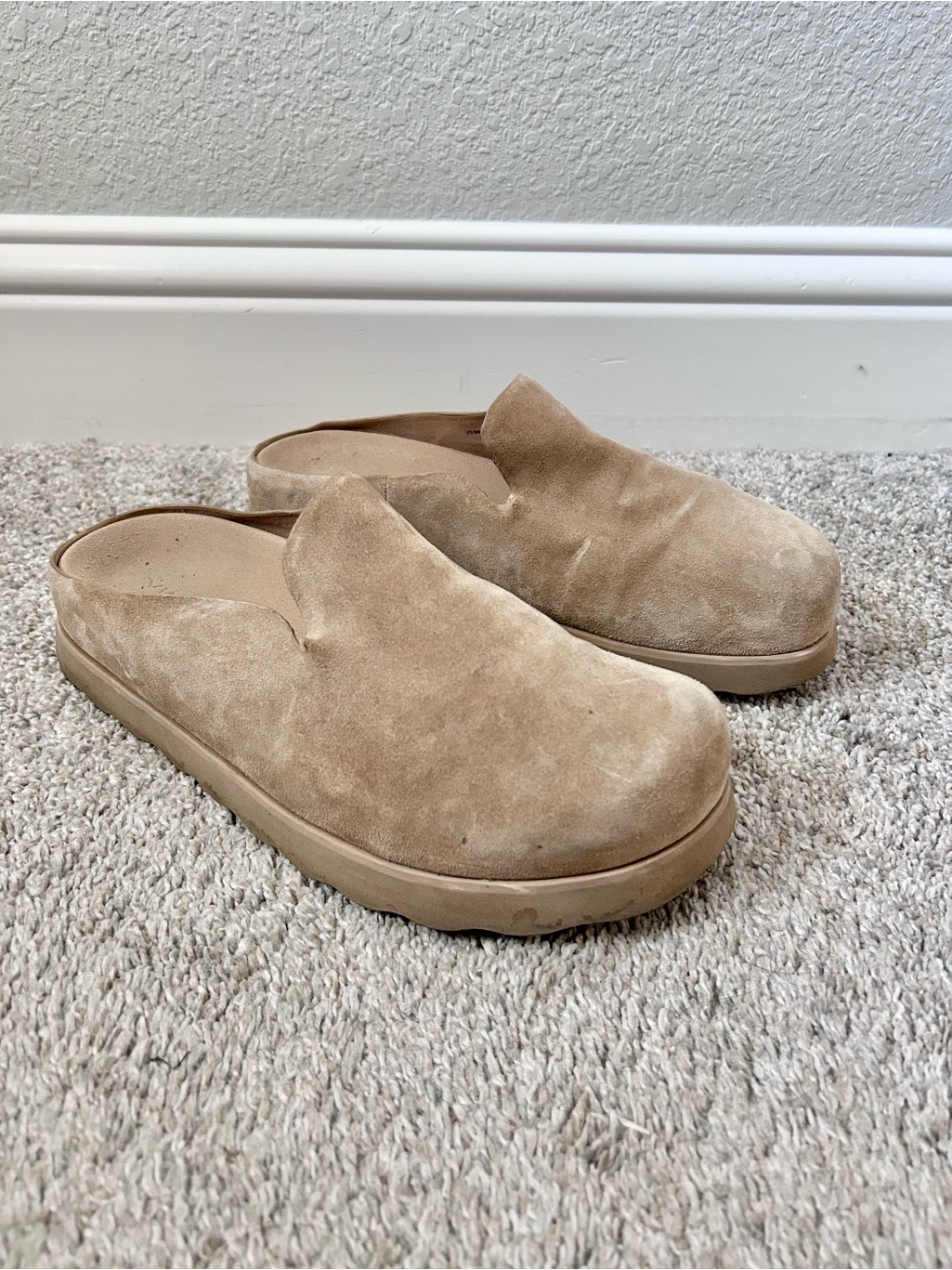 Vince Carmel Clog Dune Beige Suede Size 9 Tan